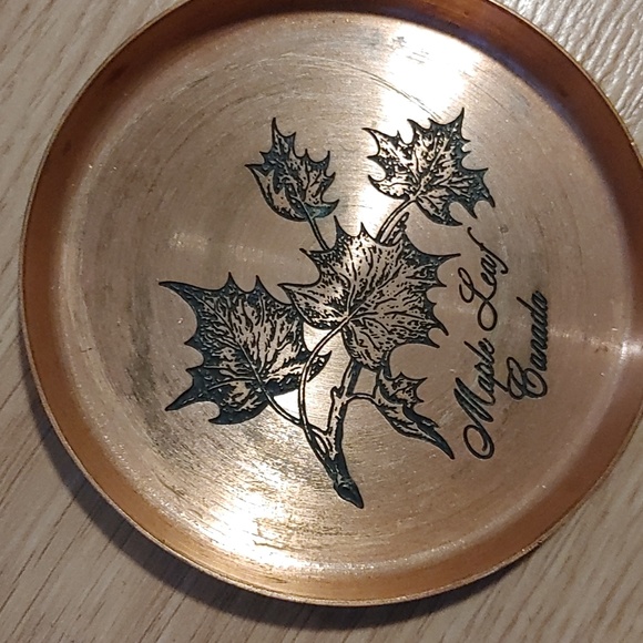 Canada Copper Souvenir Plates Set of 6 - Picture 3 of 8